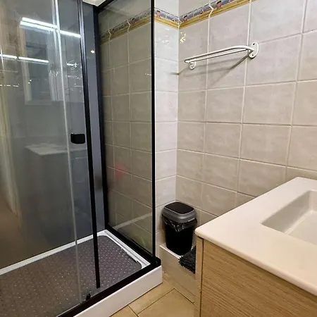 Bel Climatisé Avec Grande Terrasse Proche Port - Gn250-073 Apartamento