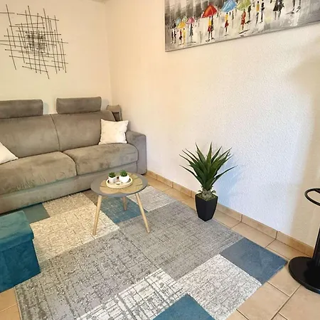 Bel Climatisé Avec Grande Terrasse Proche Port - Gn250-073 *